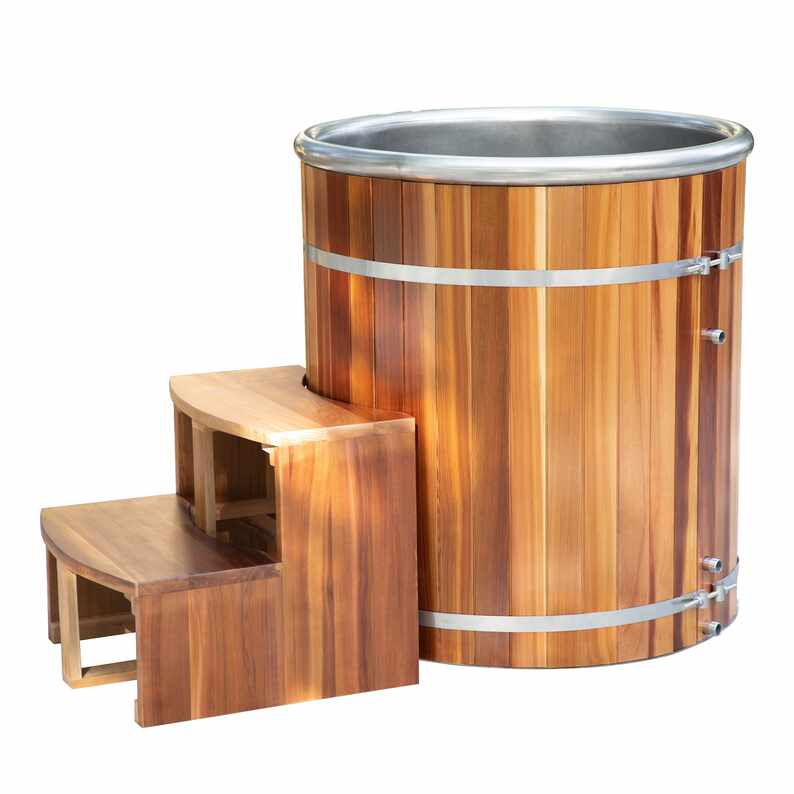 Rund Red Cedar Cold Plunge Compact Recovery Tub